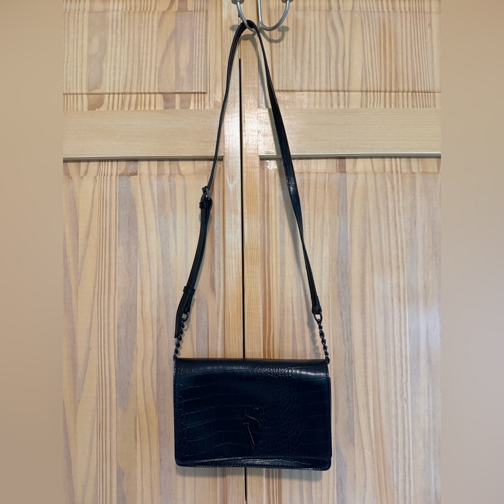 NWOT Simply Vera Black Crossbody Bag